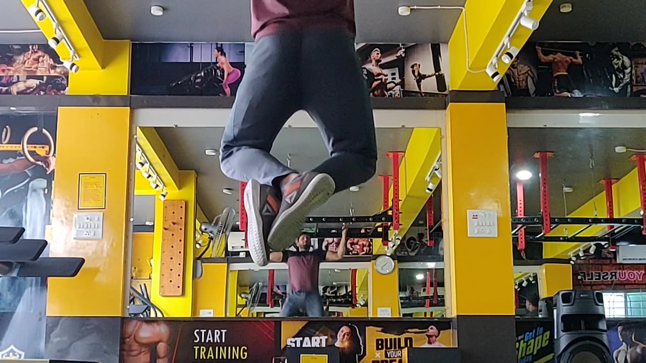 Neutral grip pull-up