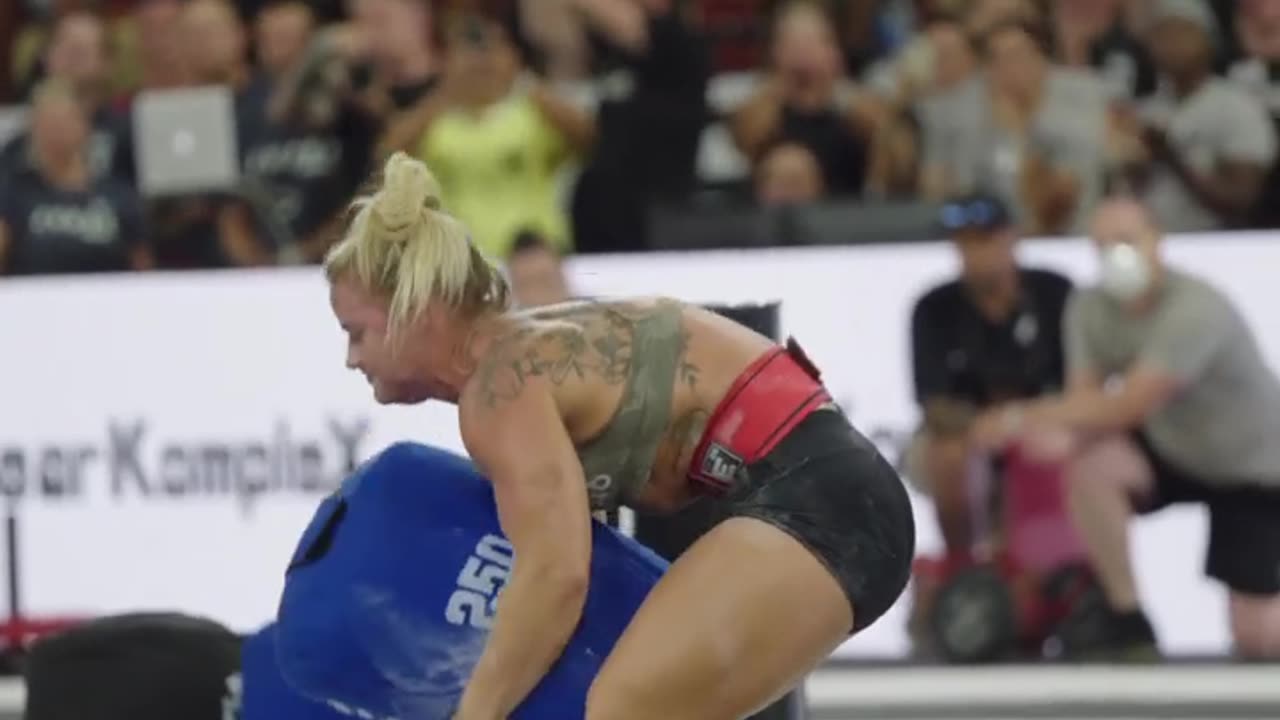 Dani Elle Speegle workout