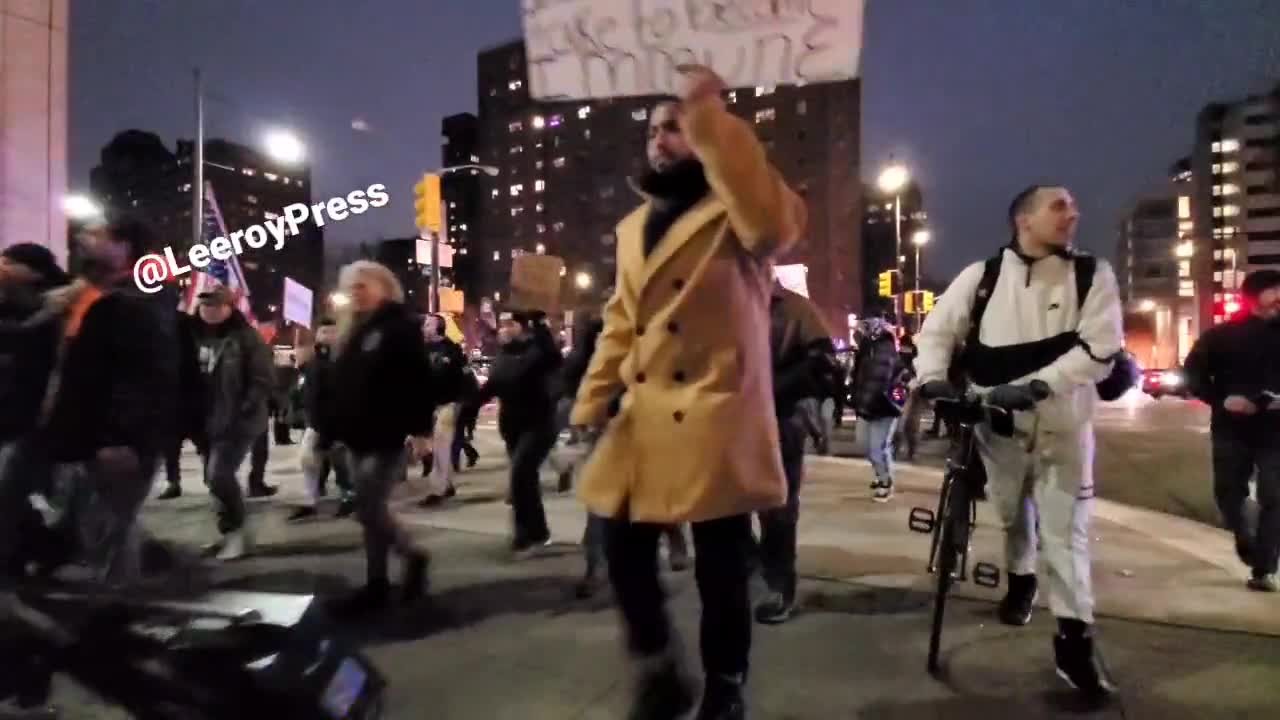 LOVE MY BEAUTIFUL NEW YORK PATRIOTOS HOLDING THE LINE!!! WE, THE PEOPLE, WILL NOT COMPLY!!!