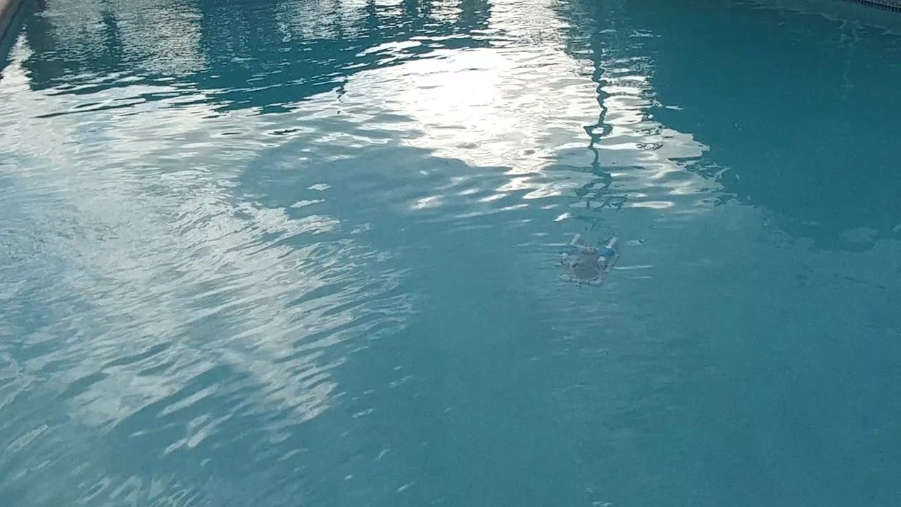 How to properly navigate and drive a submersible in the pool at the Caribbean Maritime Institute