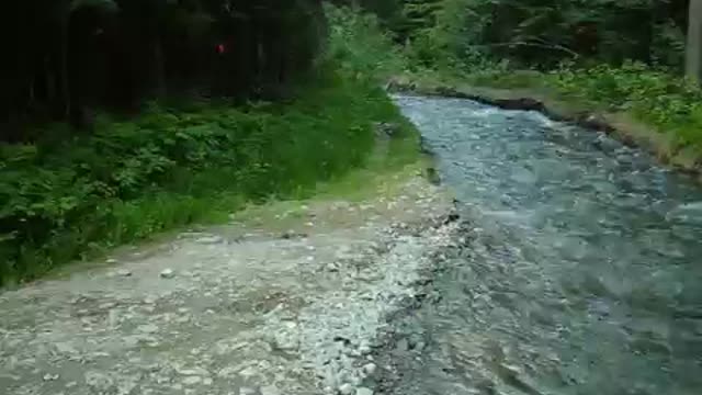 My 06:Subaru 3.0 LLbean crossing a stream