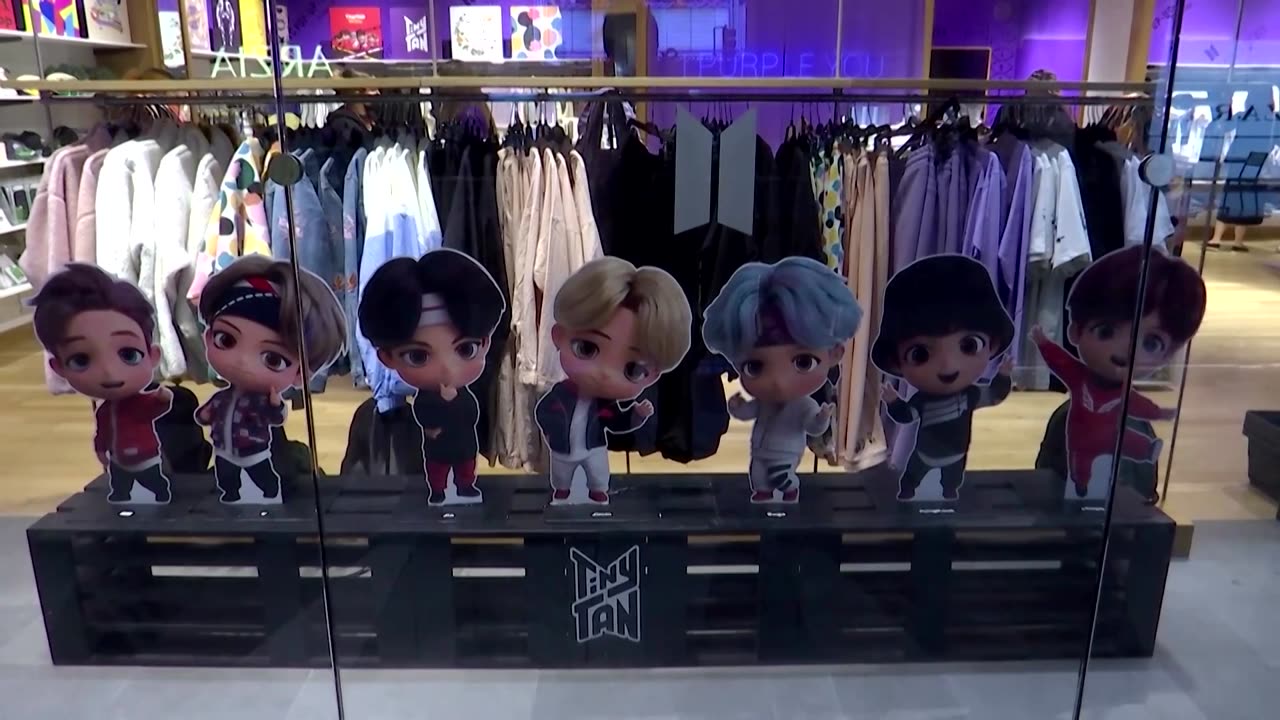 K-pop fans flock to BTS pop-up store in New York