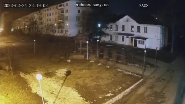 Tracers seen next to houses during nightfighting in Sumy, Ukraine