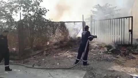 Incendio en lote baldío