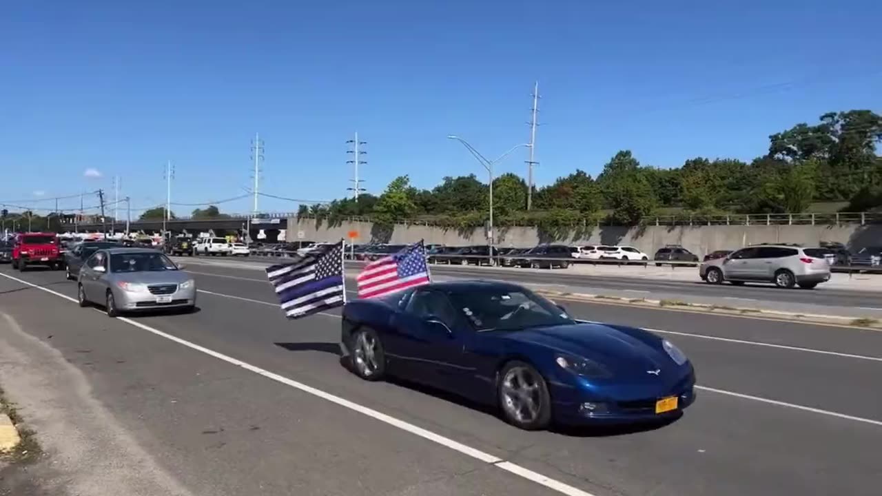 MASSIVE Trump Caravan Takes Over The Streets Of New York