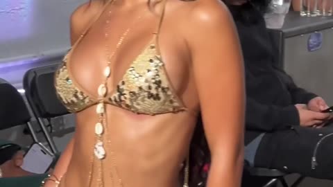 Jessica kolosovas | Haute Gala runway show. Hot naughty walking fashionshow modelling 🍑💦