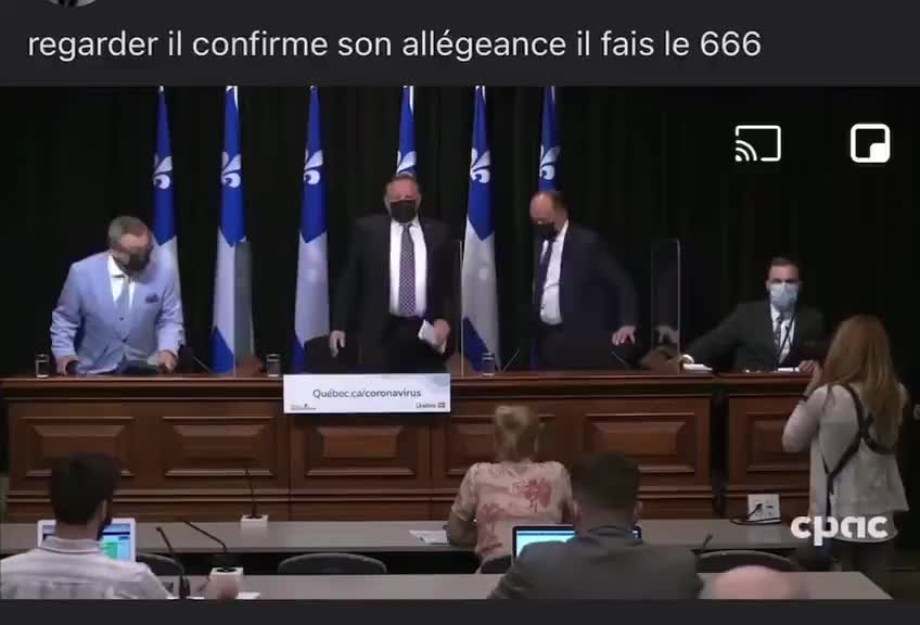 Legault fait le signe 666 sans complexe !