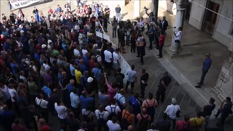 Štrajkaši i peti dan izašli na gradske ulice