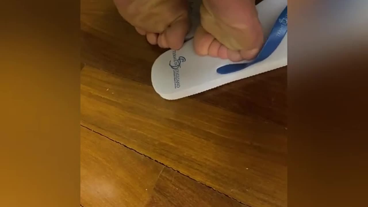 Male Flip Flop Shoeplay 🩴