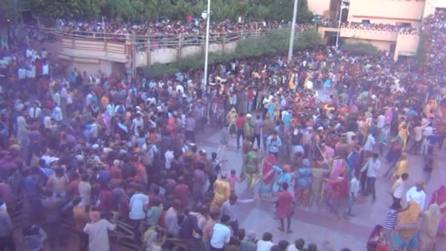 Stunning spectacle flags off India’s colourful spring festival Holi