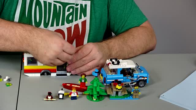 Unboxing Lego 31108 Caravan Family Holiday Set Part 1 of 3