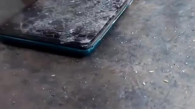 SMASHING GALAXY S21.