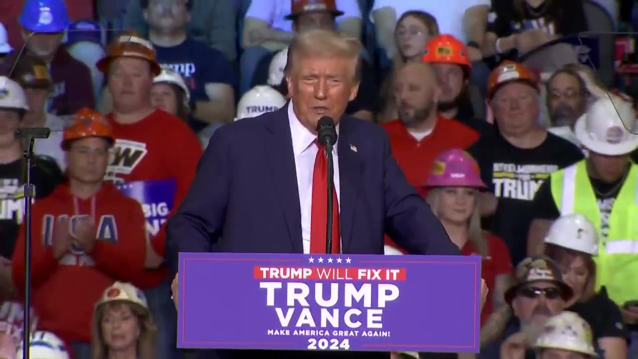 Trump Reacts To Joe Rogan's Endorsement During Pittsburgh Rally