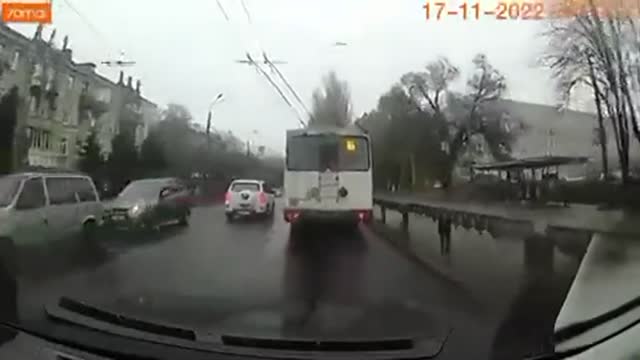 ️Dashcam Captures Moment of Strike in Dnepropetrovsk
