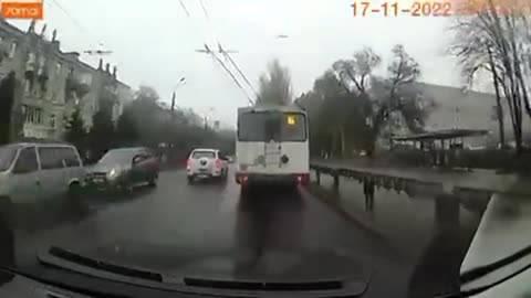 ️Dashcam Captures Moment of Strike in Dnepropetrovsk