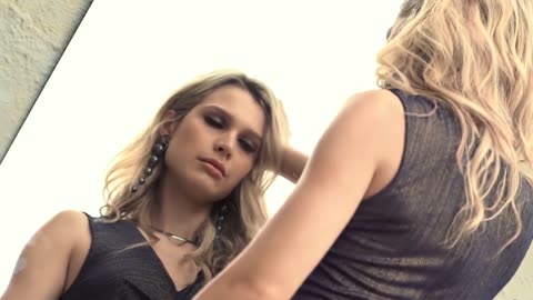 GIRL MUSIC BEACH SUMMER TROPICAL 17