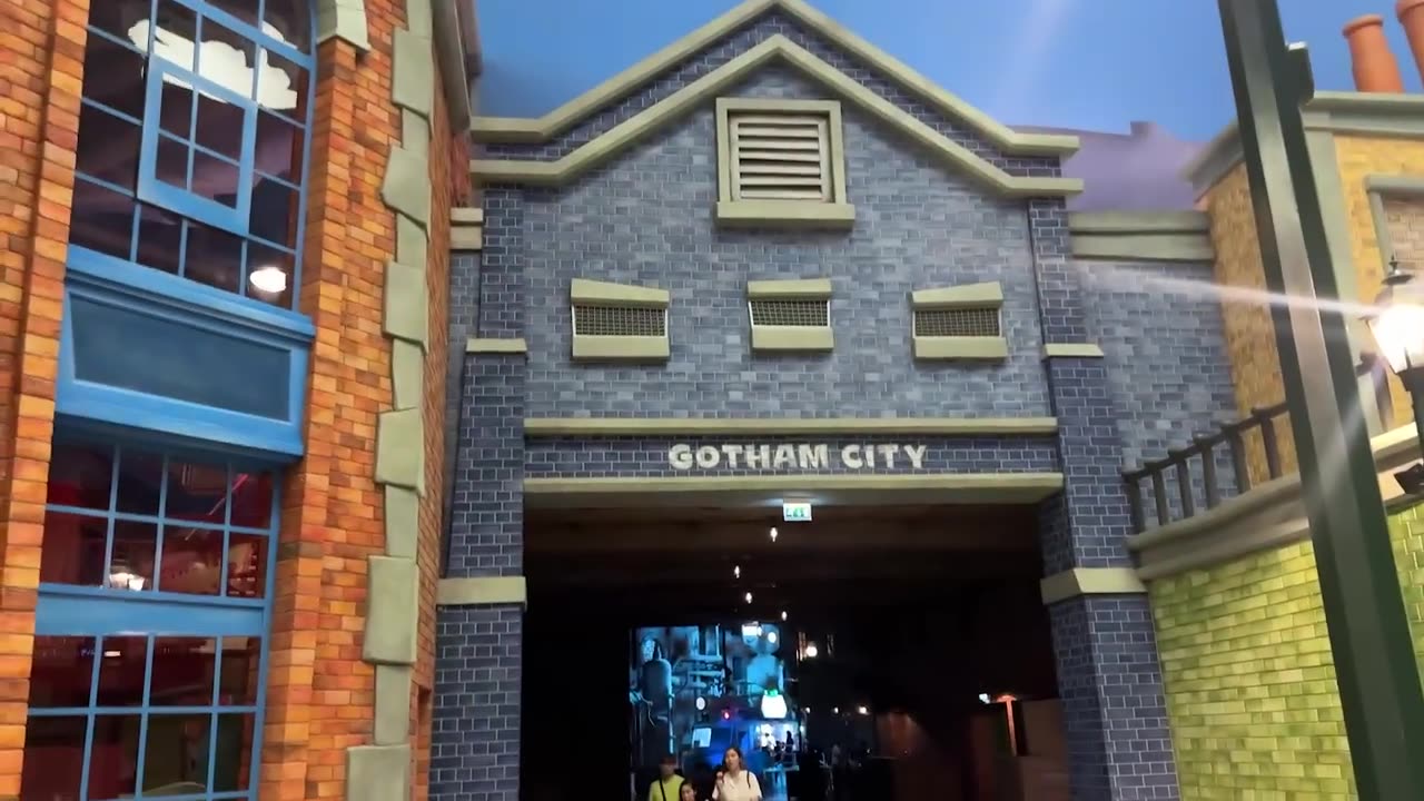 Biggest Superhero And Cartoon Theme Park | Cartoons Ki Duniya Mein Aa Gaye 😱 |