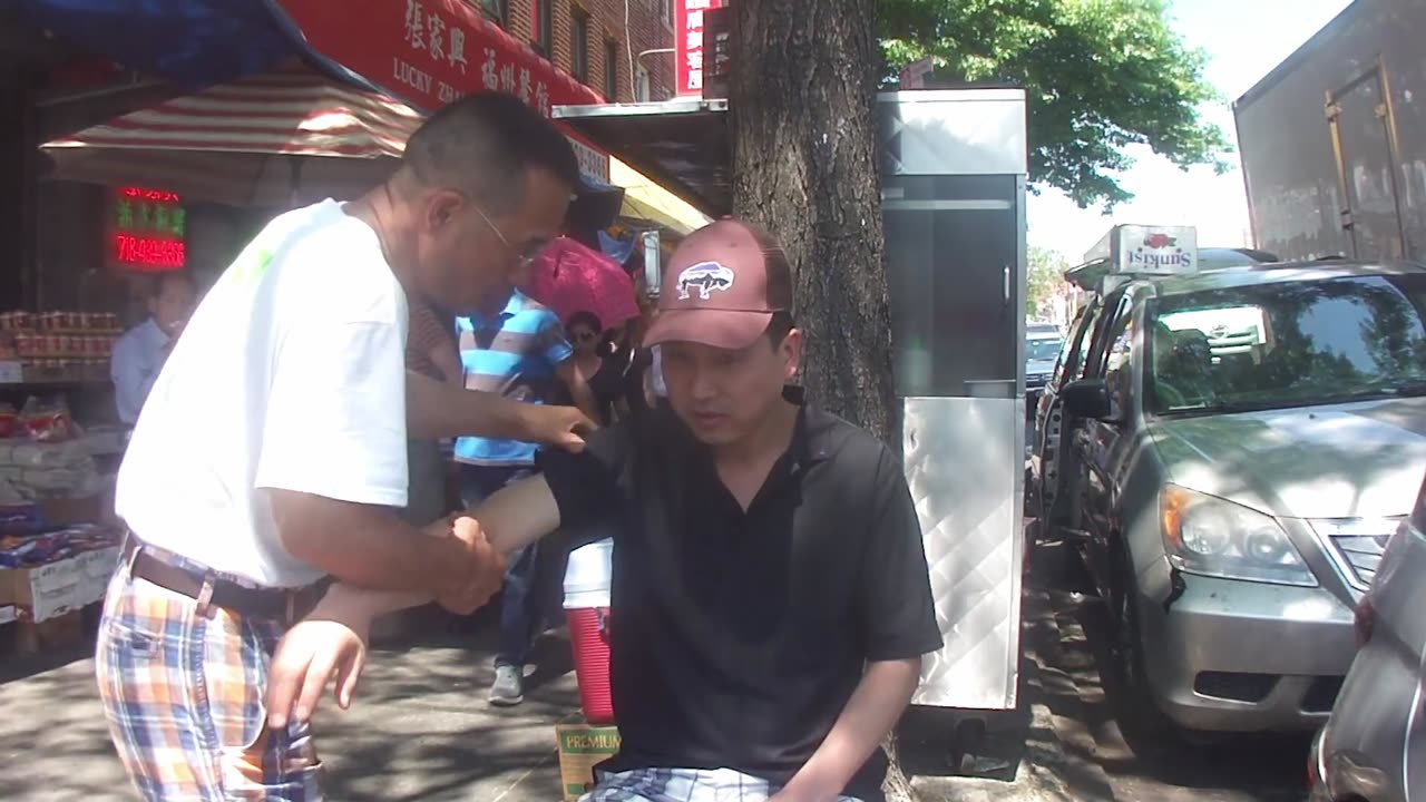 Luodong Massages Young Chinese Man In Black Shirt