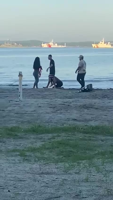 Video: mujeres protagonizaron pelea a puños en playa de Cartagena
