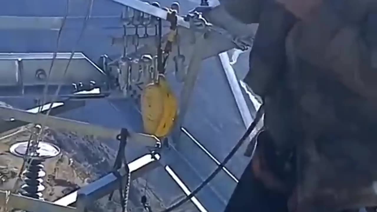 Risky job in the world | These electricians have guts to work up above the ground