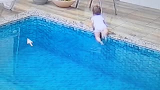 Dad Saves Baby that Climbed into Pool