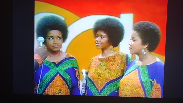 Staple Singers Respect Yourself 1971 Live (Soul Train)