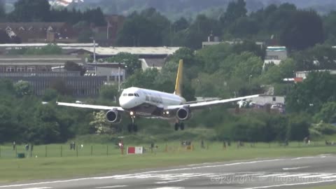 Amazing landings on a day of TURBULENCE