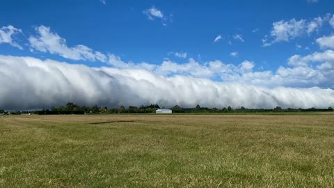 Let's take a look at this rare "rolling cloud" spectacle