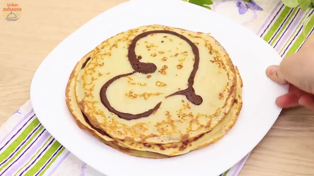 Pfannkuchen mit kochendem Wasser. Rezept für schnelle gestreifte Pfannkuchen auf Kefir