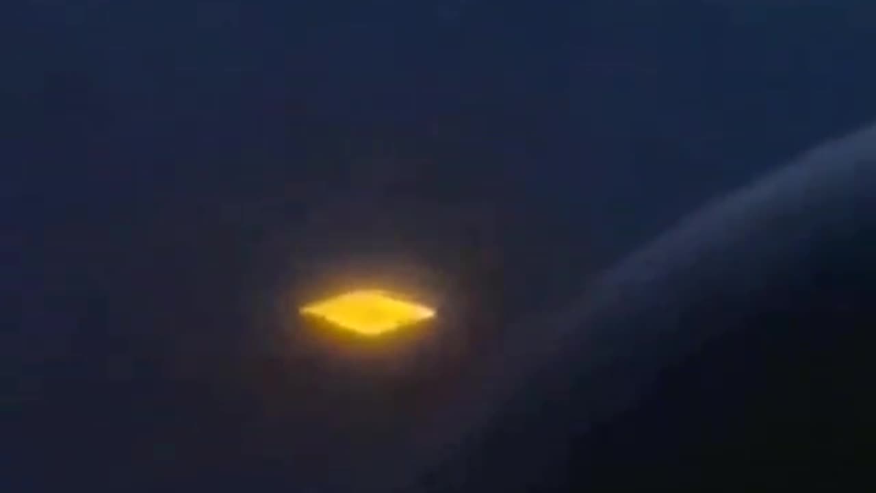 UFO over Russia on the route Moscow-Adler March 14, 2020.⁣