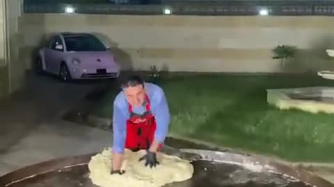 Gaint pizza funny (Cute Video)