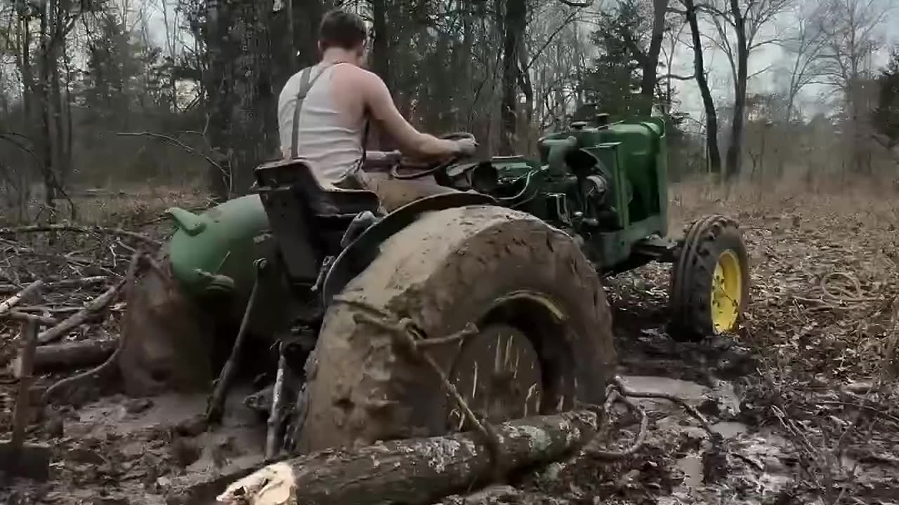 OUR TRACTOR GOT STUCK PT.2 #tractor #stuck #logcabin #cabin #bushcrafter #bushcraft #wood #woodwork