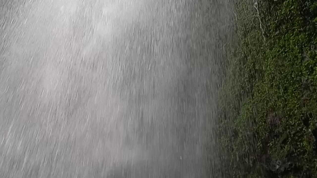 Água gelada na cascata