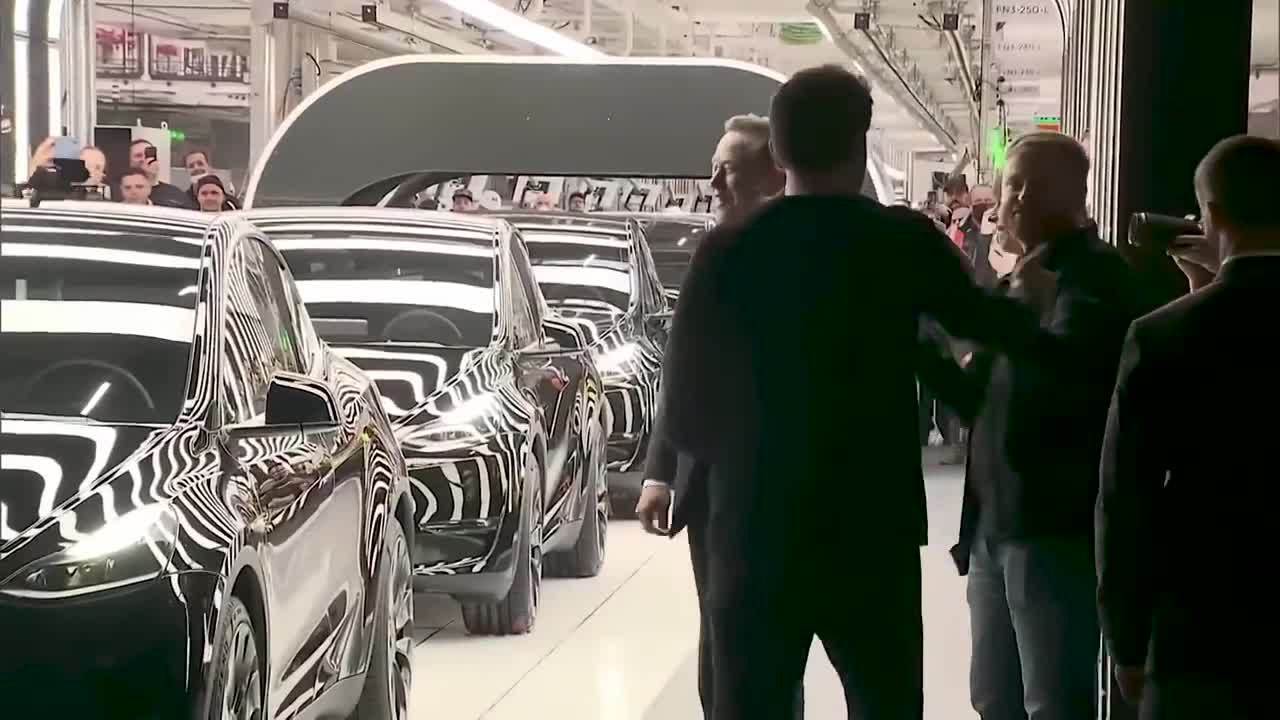 Elon Musk Drone Dance Behind the Scenes at Teslas Delivery Event 2022, Berlin Germany in 4K