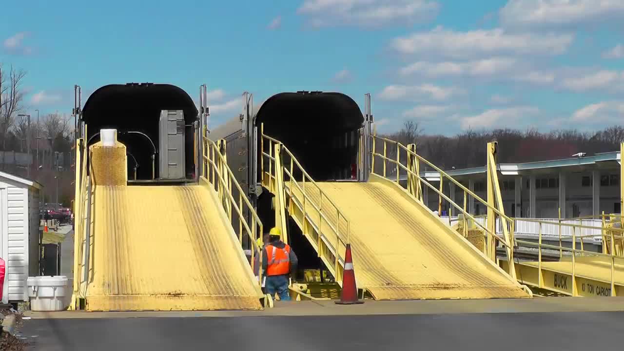 Amtrak Auto Train Loading and Leaving Lorton Virginia to Sanford, Florida | Railfan Rowan