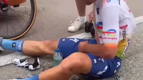 Así de fatigados, terminan una competencia Ciclística.