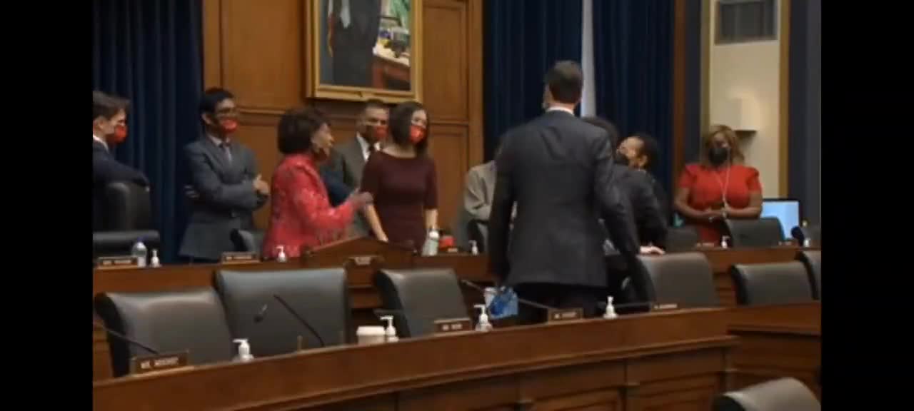 Maxine Waters appears to blow a kiss at FTX’s chief fraudster Sam Bankman Fried