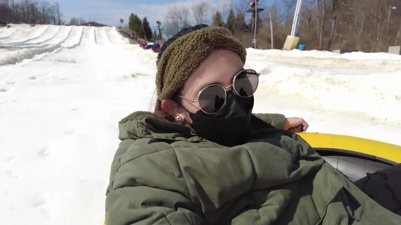 Vlog 18 | Roundtop Mountain Resort - Snow Tubing & Snowboarding + Skiing Lesson (4K)