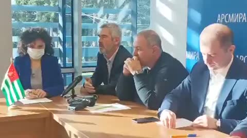 Ахра Бжания назвал условия при которых, по его мнению, население Абхазии поверит властям