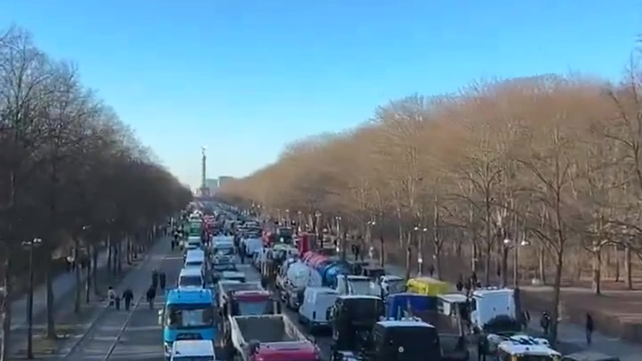 Berlin Gridlocked - German Farmers Protest