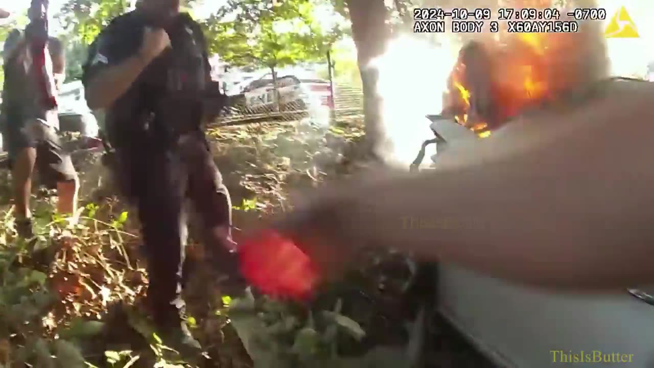 Bodycam shows King County deputies rescue man from a burning car