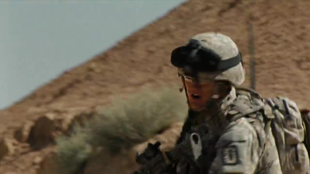 'He's Down' _ The Hurt Locker_HD