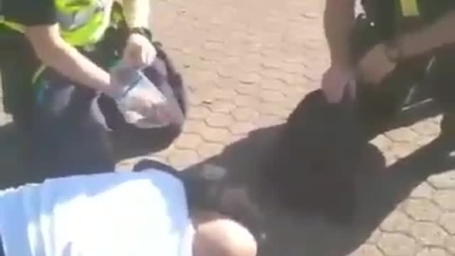 Australian Police torturing elderly man for not wearing a F..Mask!! RIP