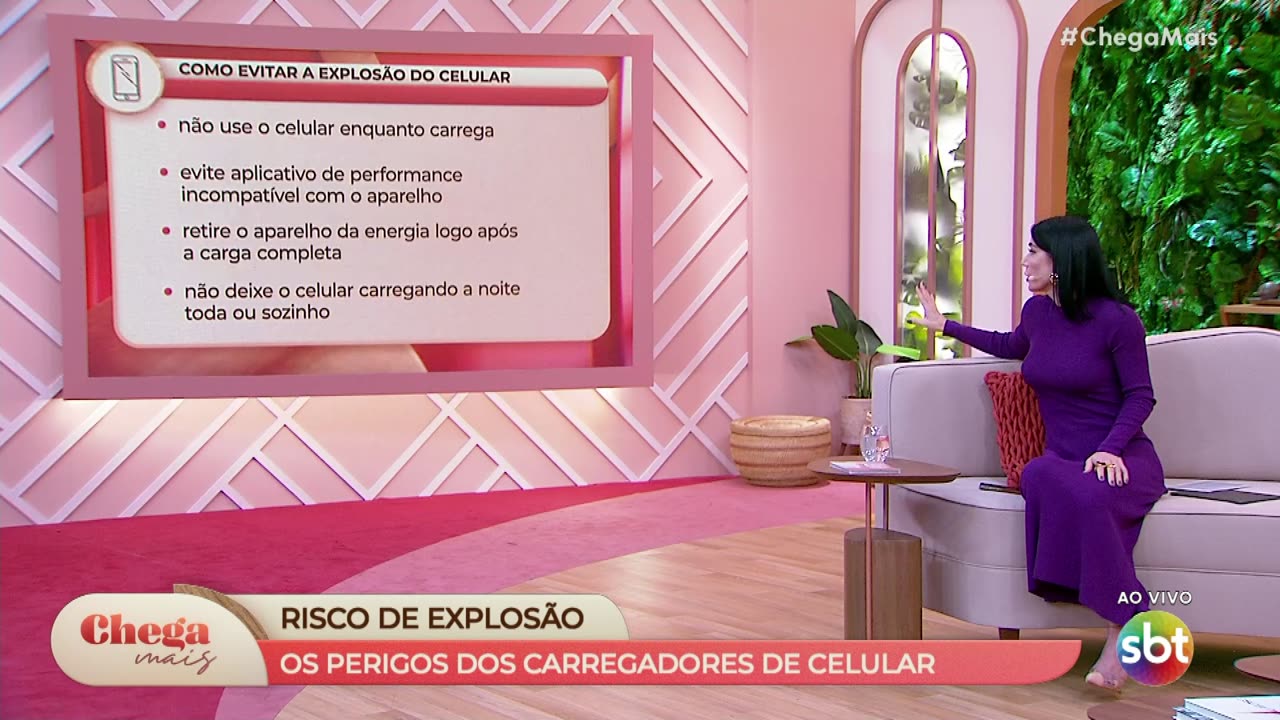 Michele Barros de vestido roxo [parte 5]