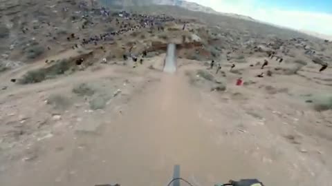 This is insane😨 Guy doing Backflip over 72ft canyon