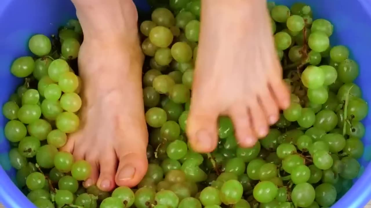 EXTREMELY HUGE JELLY BUCKET! *Pressing Grapes With Feet* #