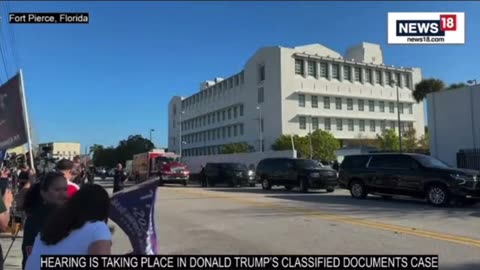 Patriots Outside Ft. Pierce Florida Courthouse Waving for President Trump