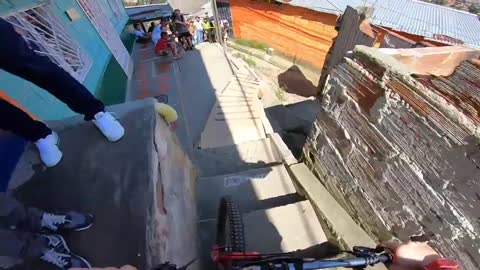 CRAZY URBAN MTB DOWNHILL TRACK - FULL RACE RUN!