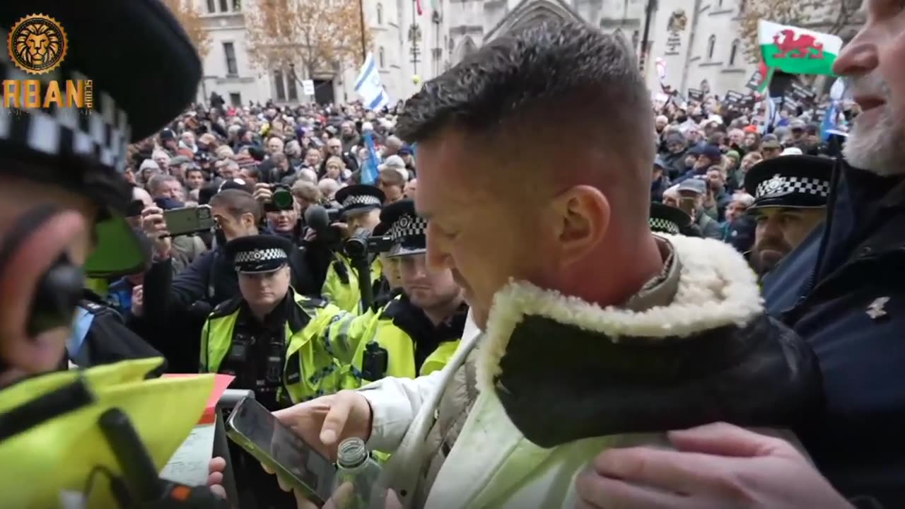 London Police have seized Tommy Robinson for the crime of journalism