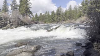 ENJOY the Peace & Quiet of Dillon Falls – Deschutes River – Central Oregon – 4K
